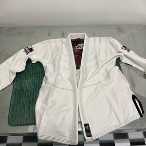 Complete white Brazilian Jiu Jitsu tusk Gi